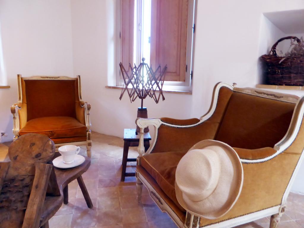 منزل الضيف تودي  في Casarciccia الغرفة الصورة